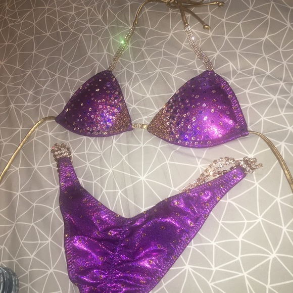 RAVISH SANDS competition suit! - Picture 2 of 6